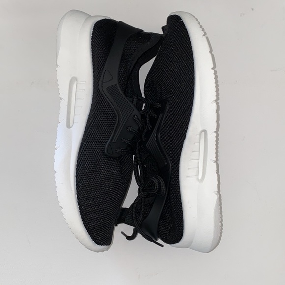 NIB Black Sneaker by Fashion Nova Just like Lightening Runner Size:9 - Picture 7 of 7